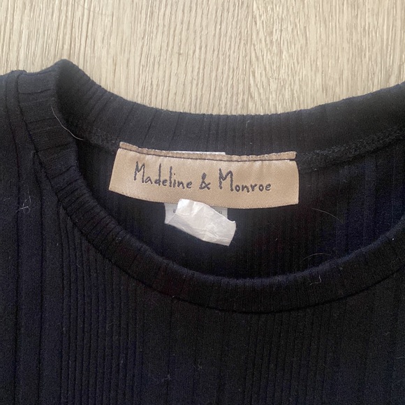 Madeline & Monroe Cute Black Top - Picture 2 of 3